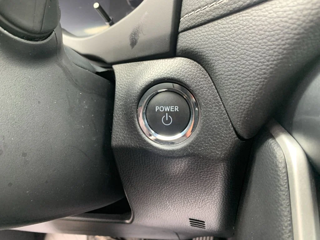 Used 2025 Silver Toyota XLE image 25