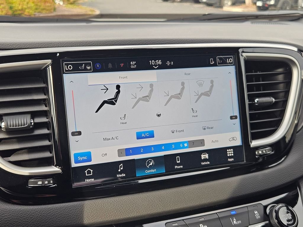 2026 Chrysler Voyager LX - Photo 22