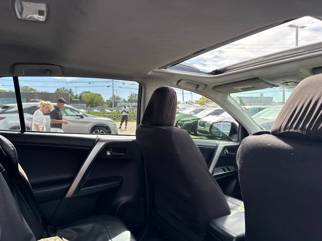 Used 2018 Galactic Aqua Mica Toyota XLE image 6
