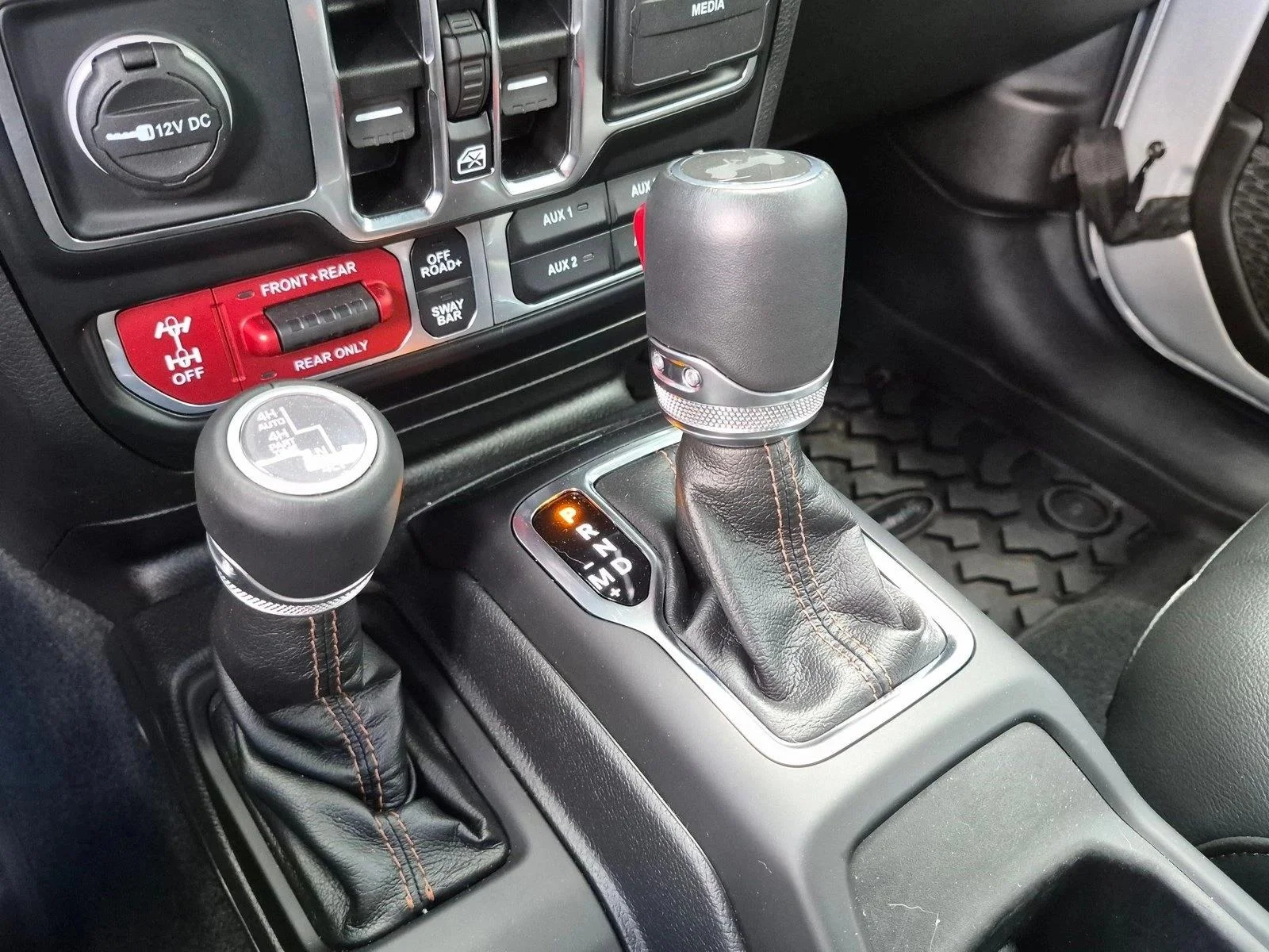 Used 2022 Silver Zynith Clearcoat Jeep Unlimited Rubicon 392 image 14