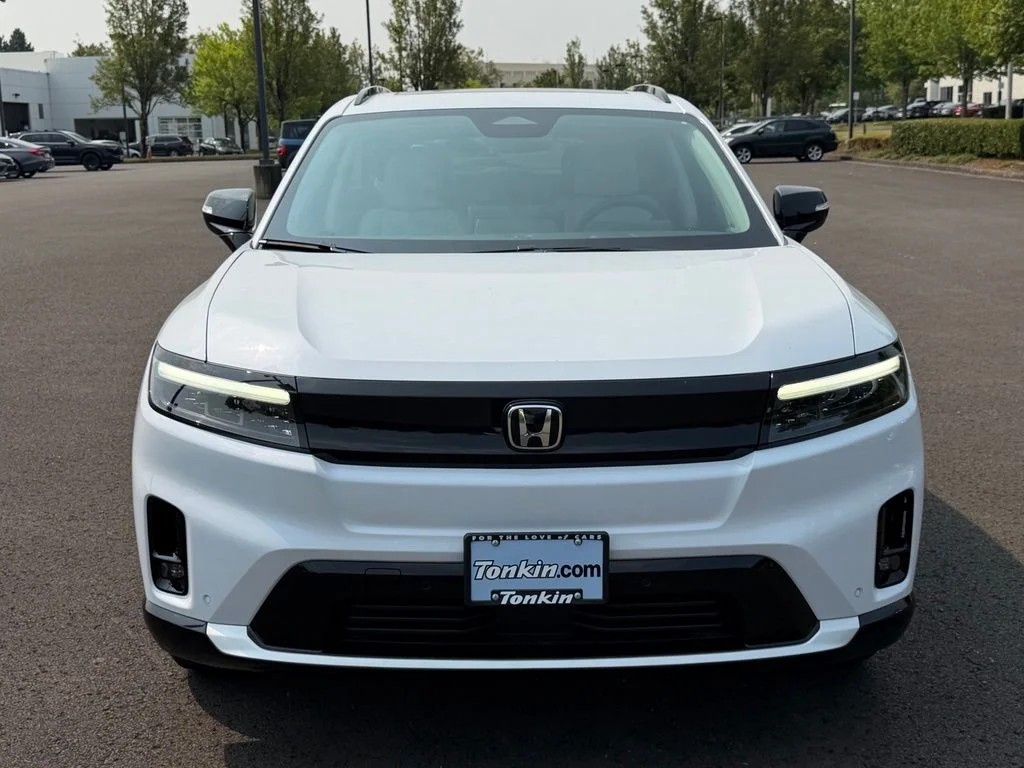 New 2026 Frostline White Pearl Honda Touring image 3