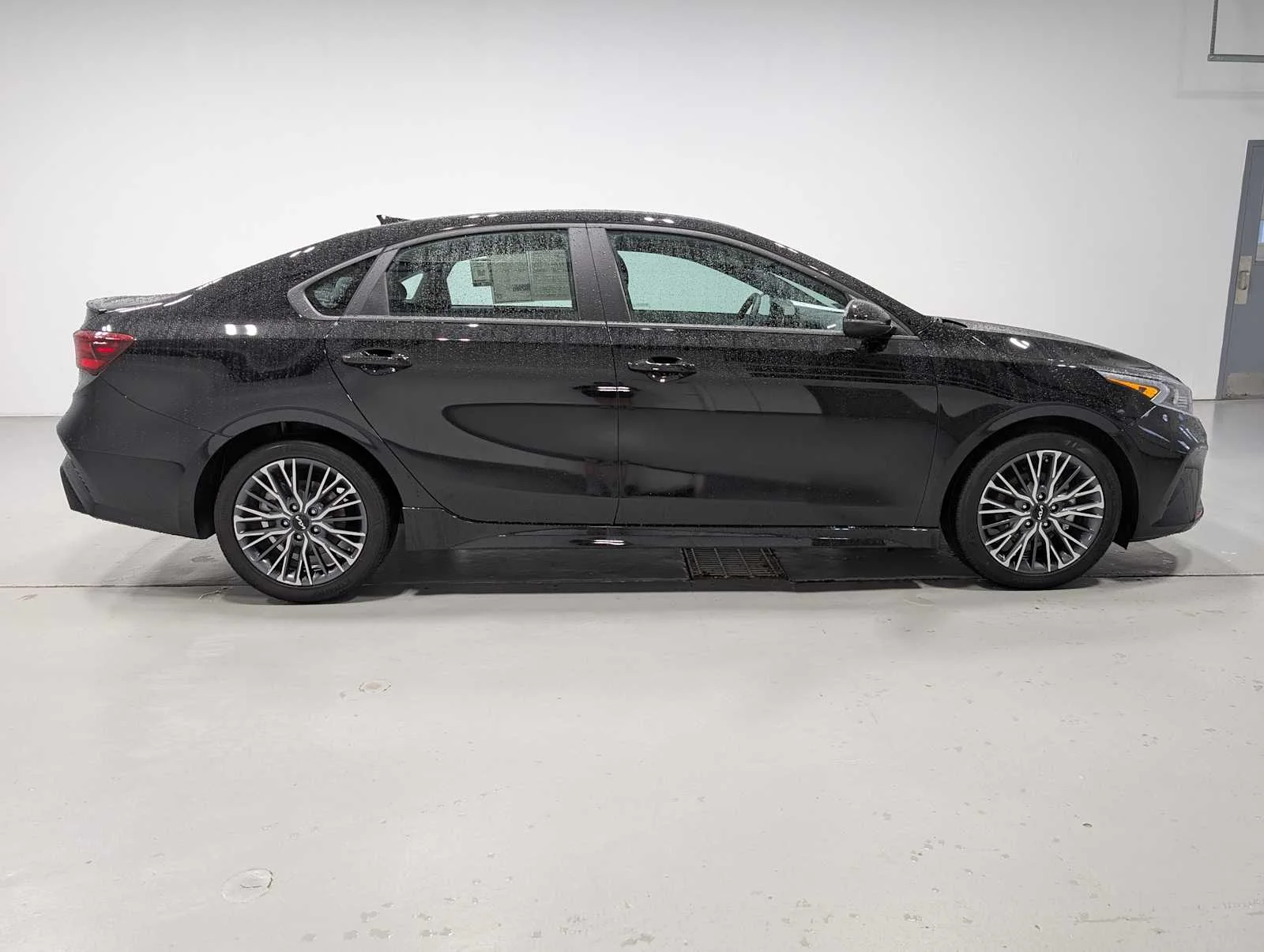 Used 2023 Aurora Black Kia GT-Line image 7