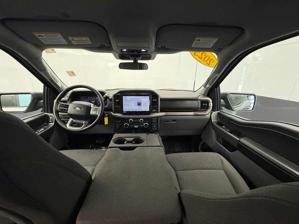Used 2025 Silver Ford XLT image 4