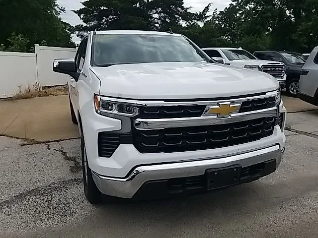 Used 2022 White Chevrolet LT image 6