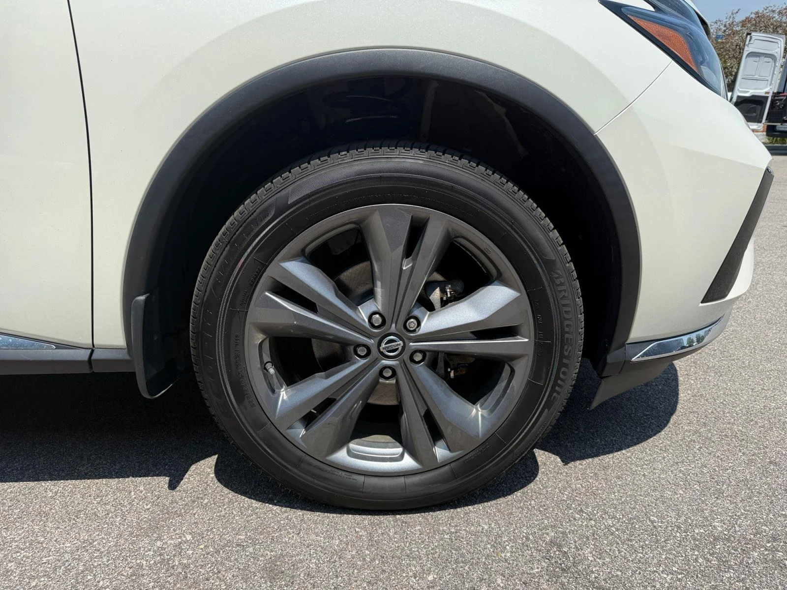 Used 2022 WHIE Nissan Platinum image 31