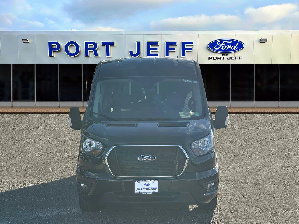 Certified Used 2025 Black Metallic Ford XLT image 2