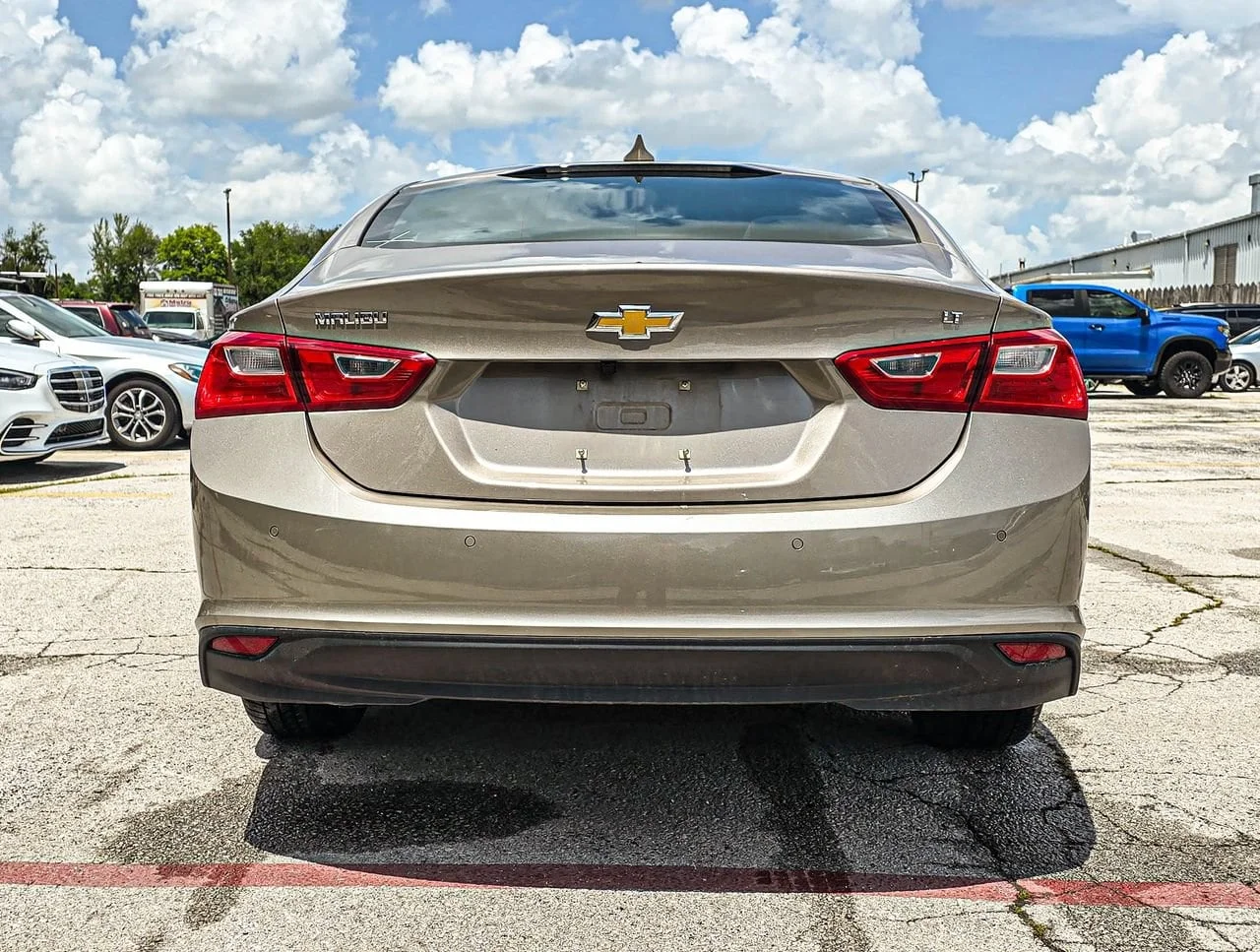 Used 2024 Mineral Gray Metallic Chevrolet 1LT image 4