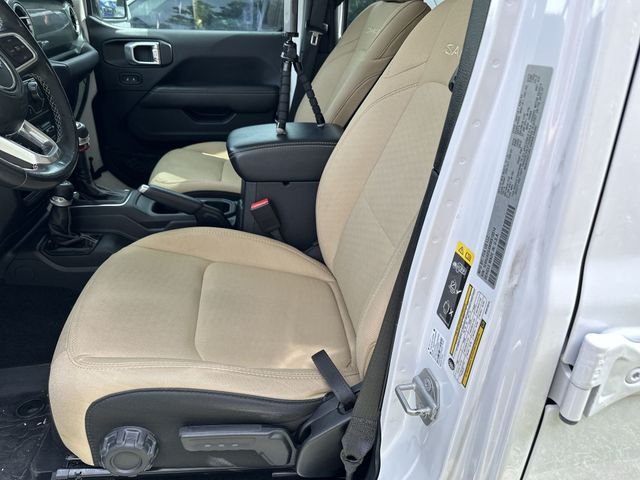 Used 2021 White Jeep Unlimited Sahara image 13