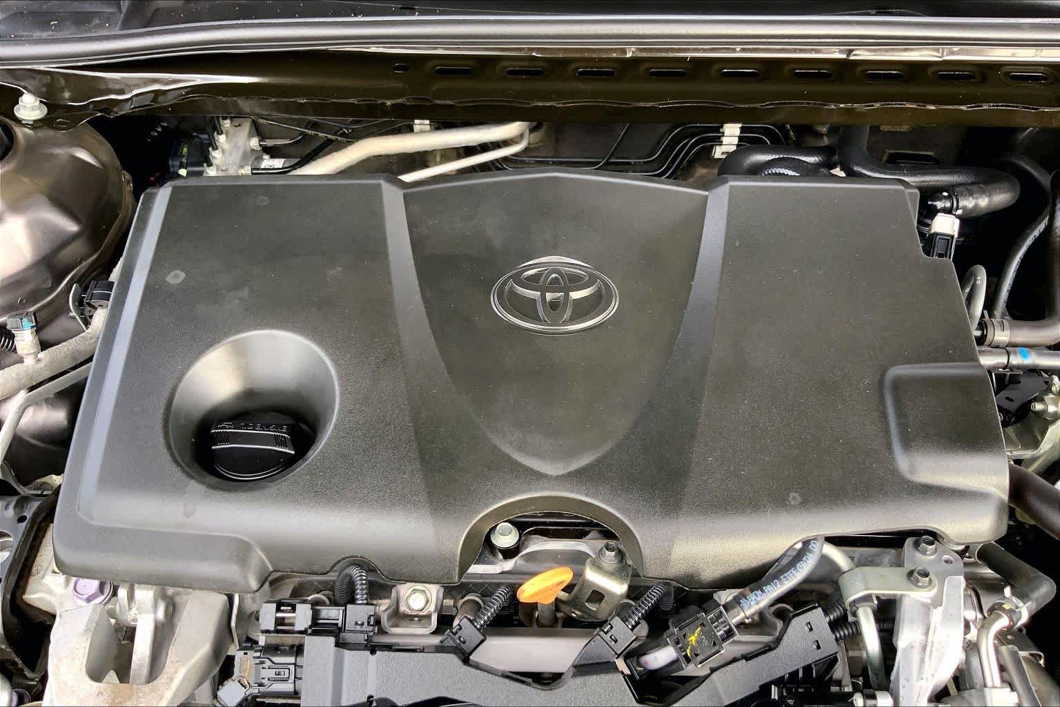 Used 2020 Predawn Gray Mica Toyota L image 32