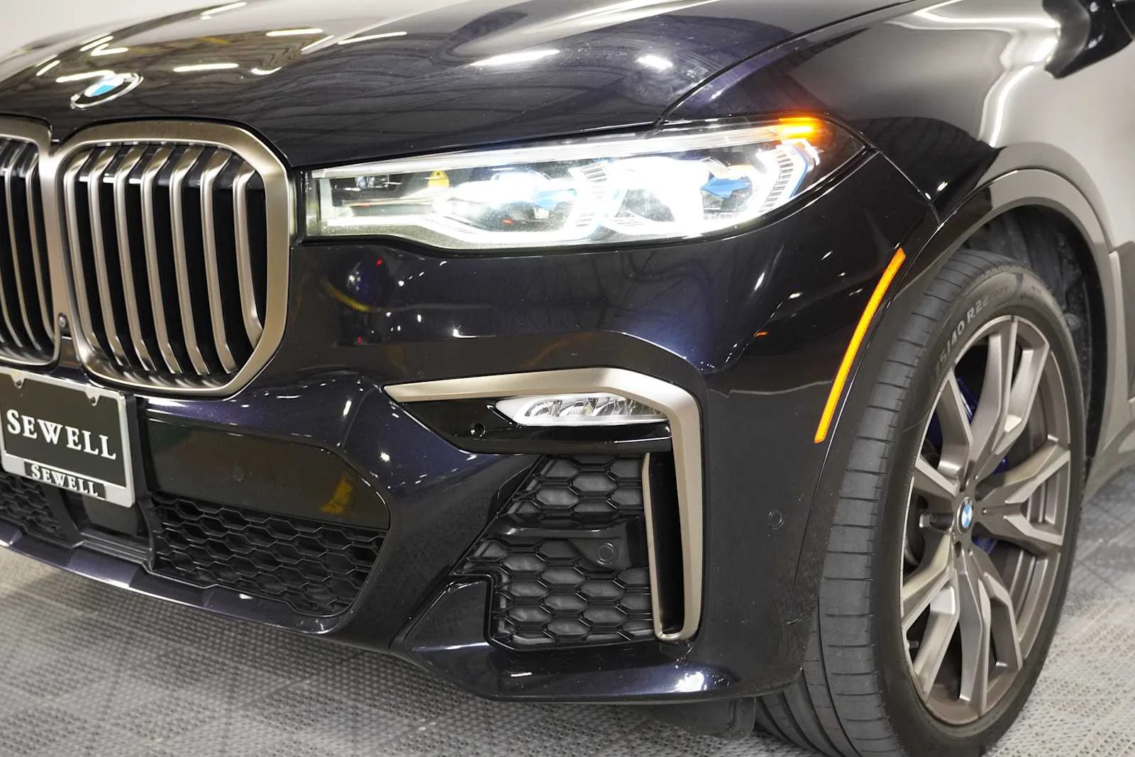 Used 2022 Carbon Black Metallic BMW M50i image 7