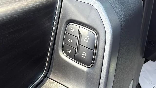 New 2026 Oxford White Ford Lariat® image 43
