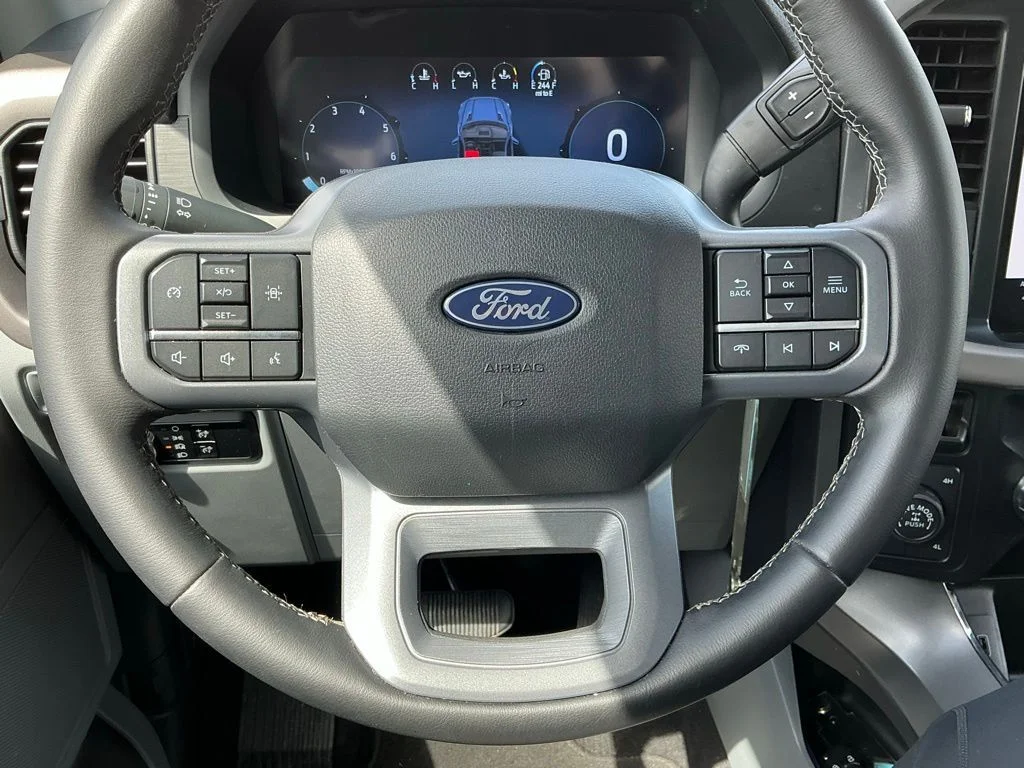Used 2025 White Ford XLT image 28