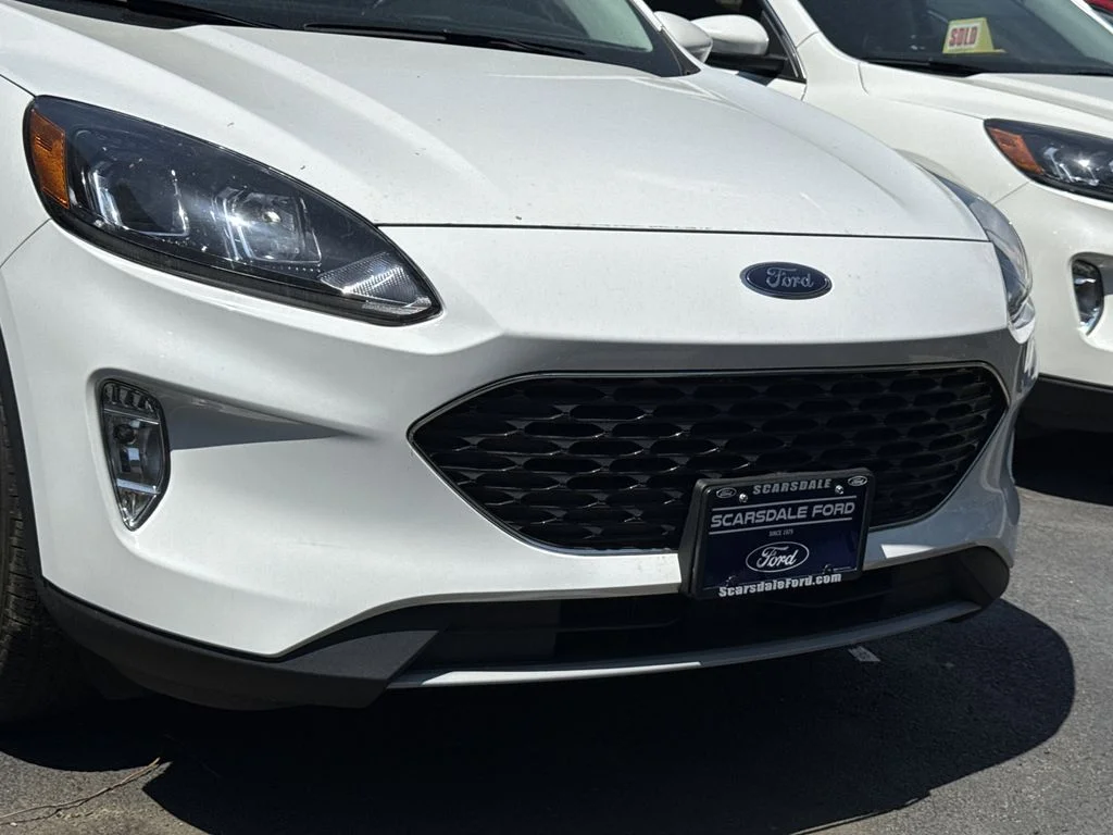 Used 2022 Oxford White Ford SEL image 12