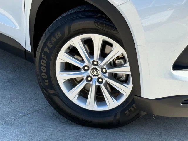 Certified Used 2024 WIND CHILL PEARL Toyota XLE image 32