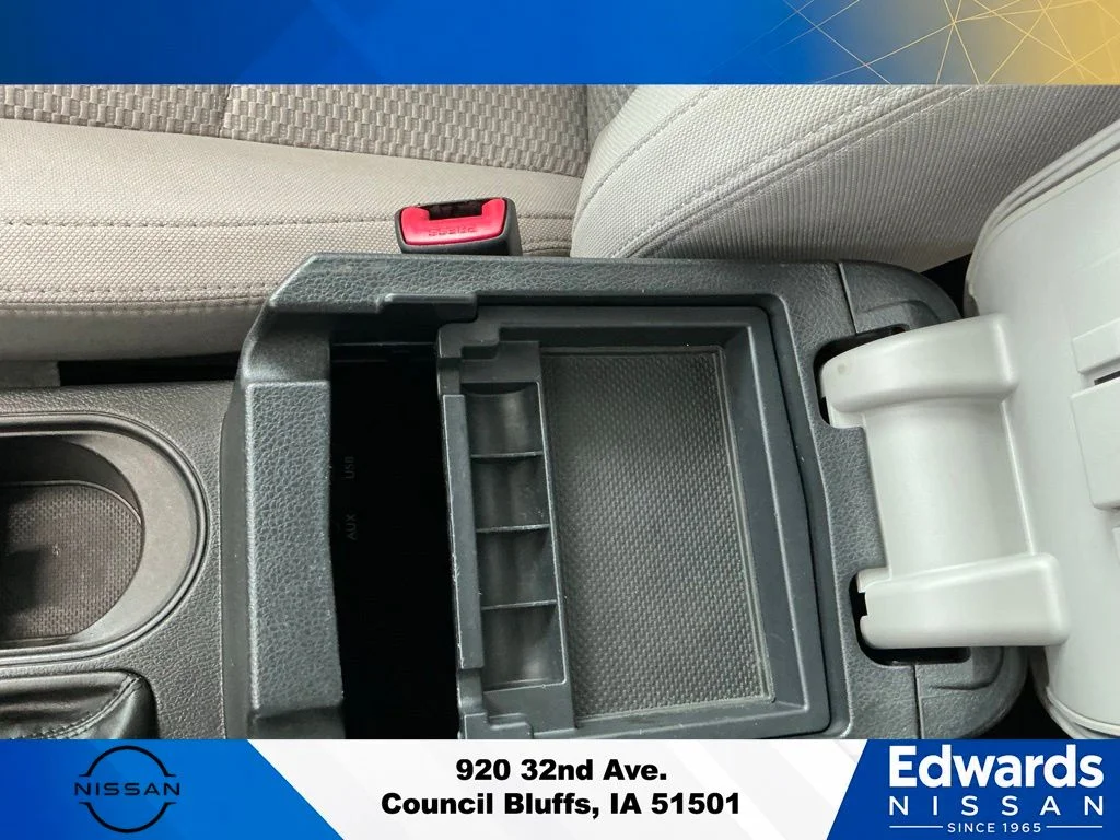 Used 2016 Silver Subaru 2.5i Premium image 29