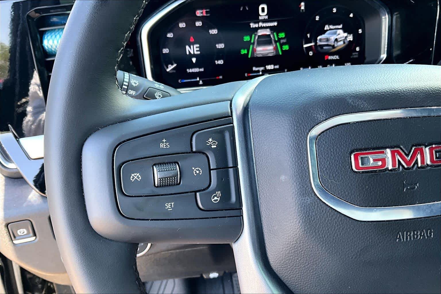 Used 2026 Onyx Black GMC Elevation image 21