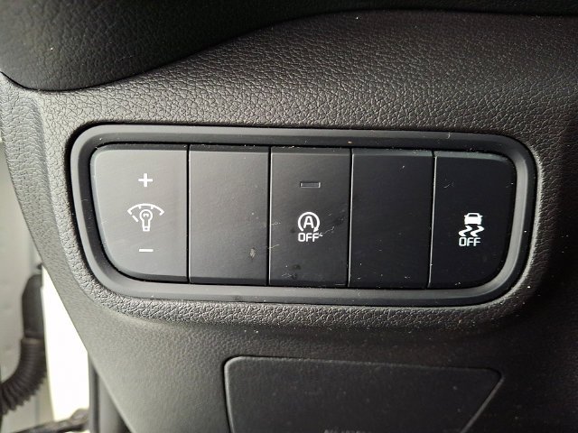 Used 2021 White Kia LX image 27