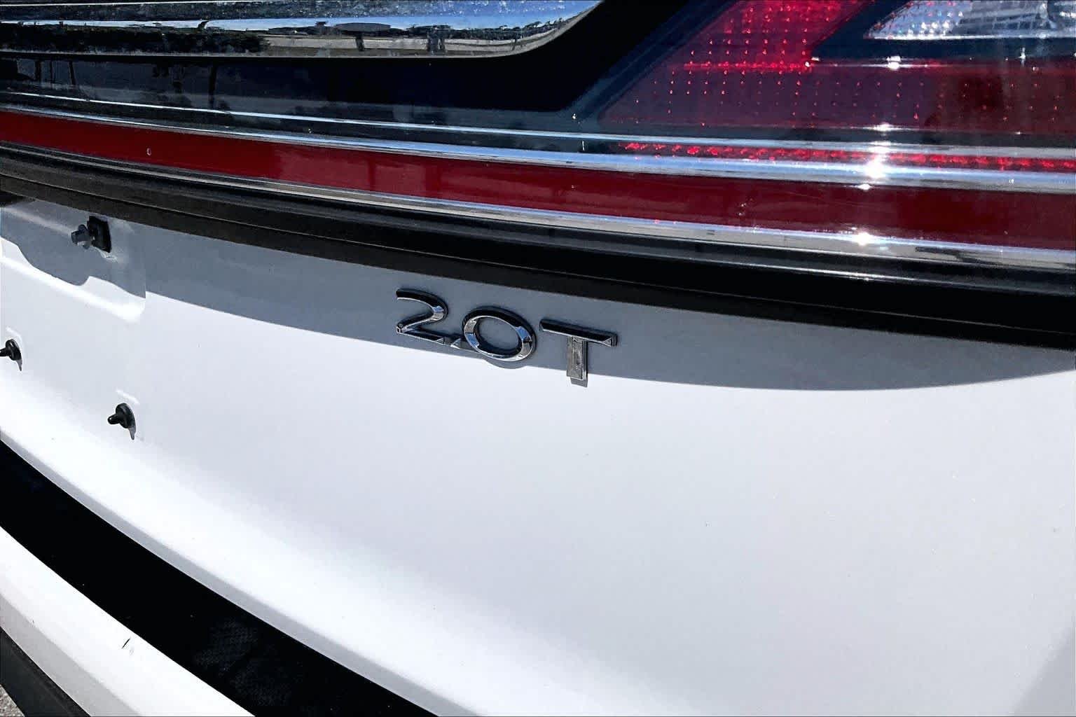 Used 2020 Pristine White Lincoln Reserve image 10
