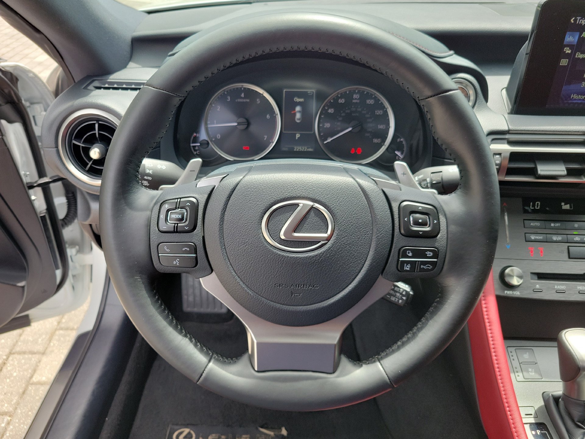 2024 Lexus RC 300 - Photo 26