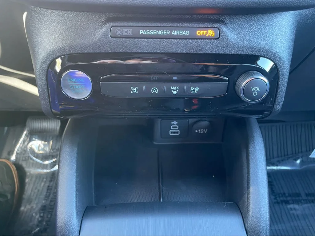 2025 Ford Escape ST-Line - Photo 24