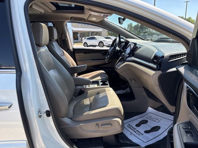 Used 2019 White Diamond Pearl Honda Elite image 21