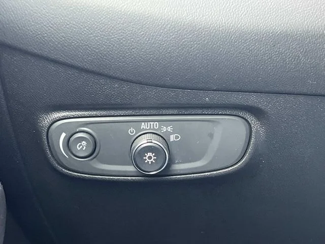 2019 Chevrolet Equinox LT - Photo 24