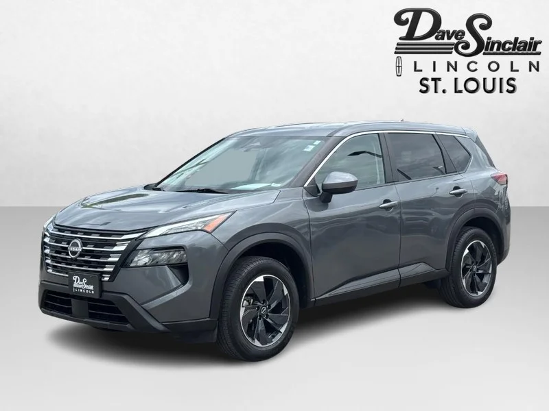 Used 2024 Gray Nissan SV image 7