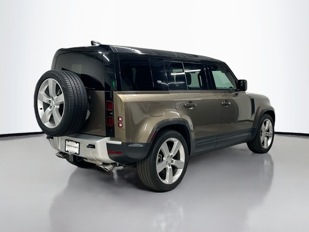 Used 2024 Brown Land Rover SE image 9