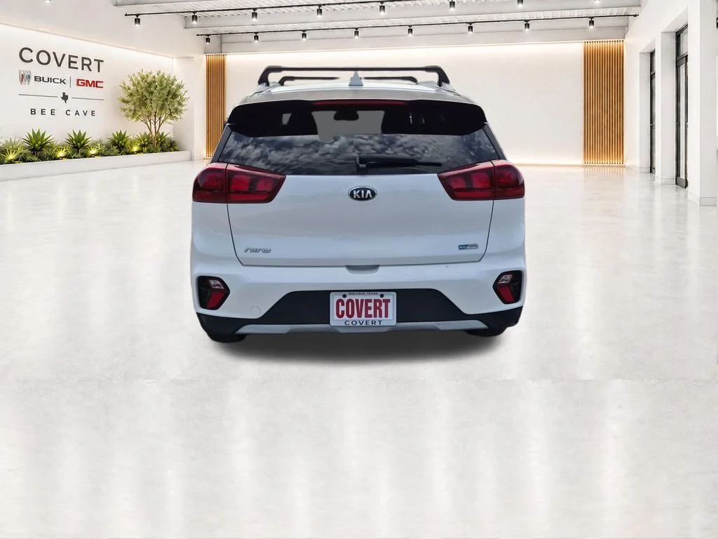 Used 2020 White Kia LXS image 9