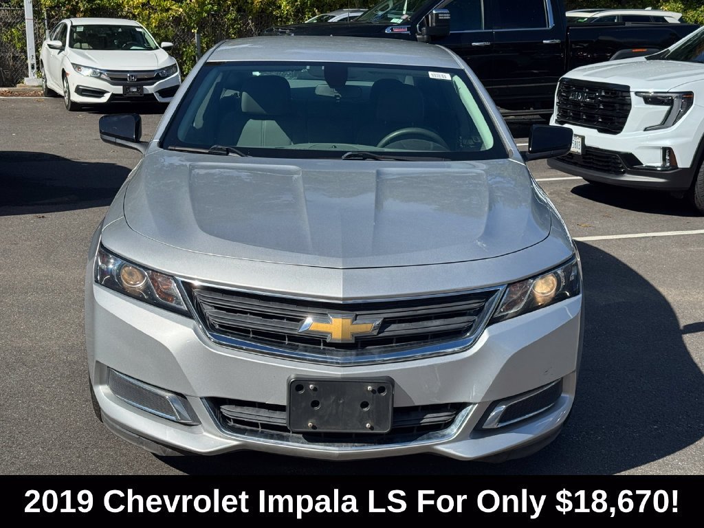 Used 2019 Chevrolet Impala 1FL with VIN 1G11X5S33KU142318 for sale in Bohemia, NY