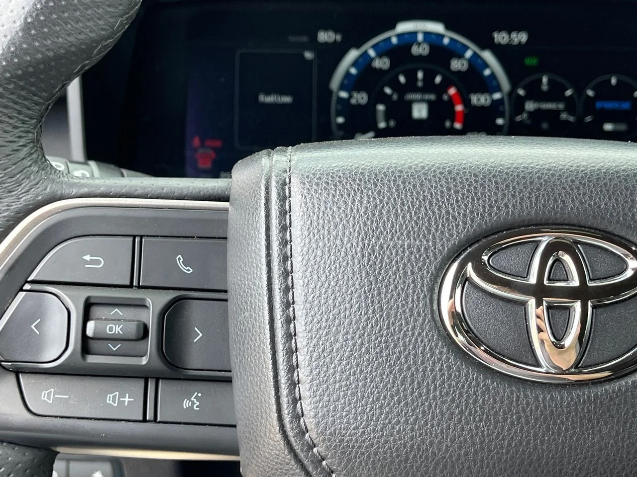 2025 Toyota Sequoia SR5 - Photo 19