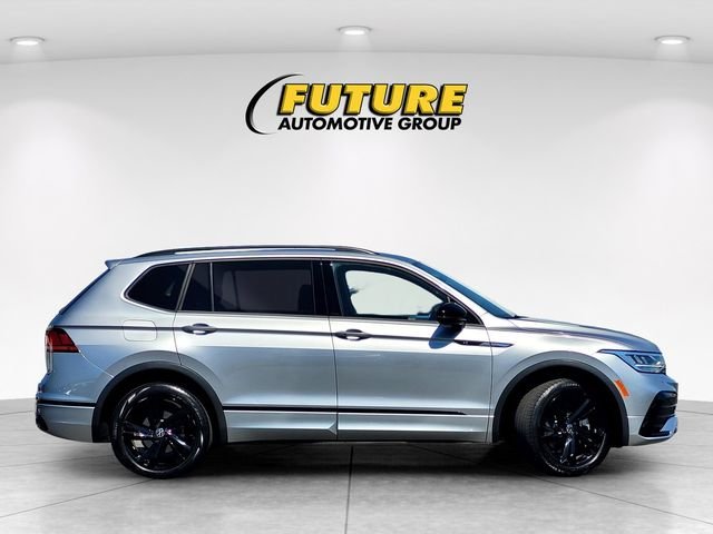 Used 2023 Silver Volkswagen 2.0T SE R-Line Black image 3