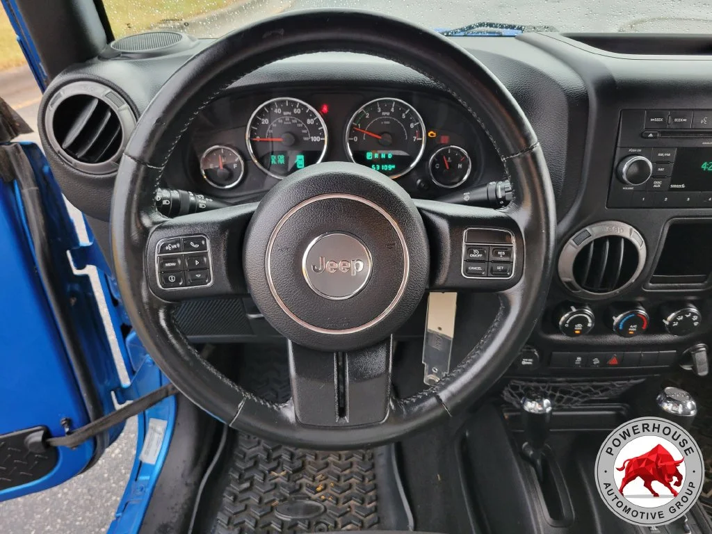 Used 2015 Blue Jeep Sport image 17