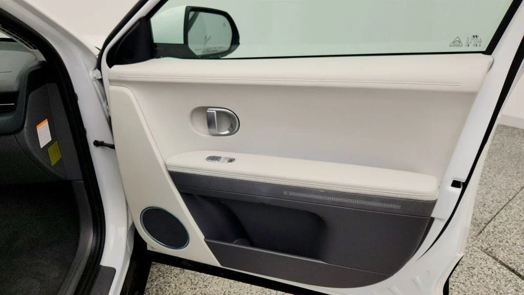Used 2023 Atlas White Hyundai SEL AWD image 25
