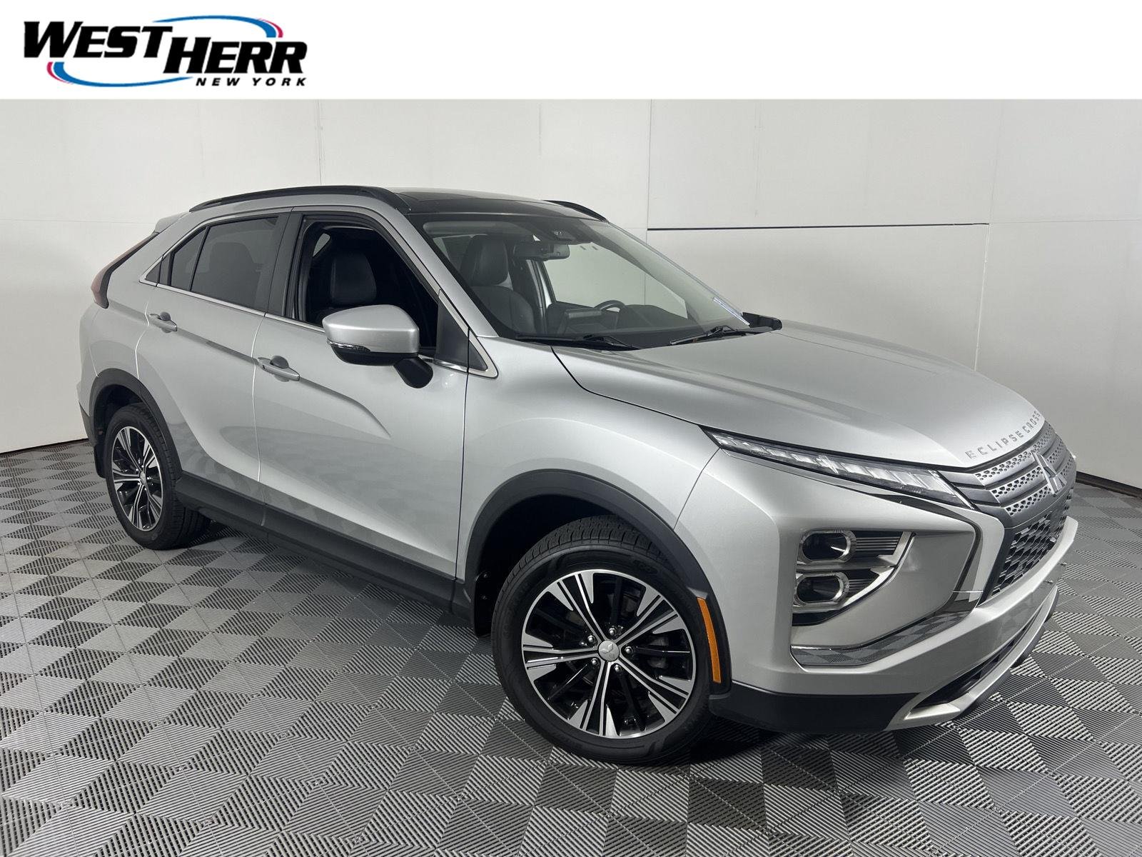 Used 2022 Alloy Silver Metallic Mitsubishi SE image 1