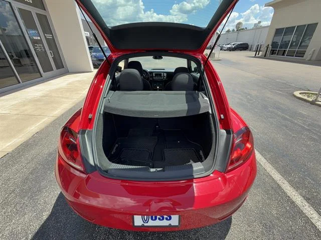 Used 2018 Tornado Red Volkswagen 2.0T S image 5