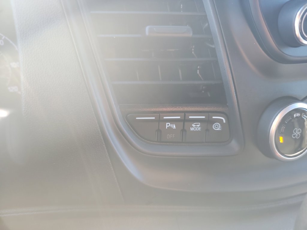 Used 2024  Ford  image 17