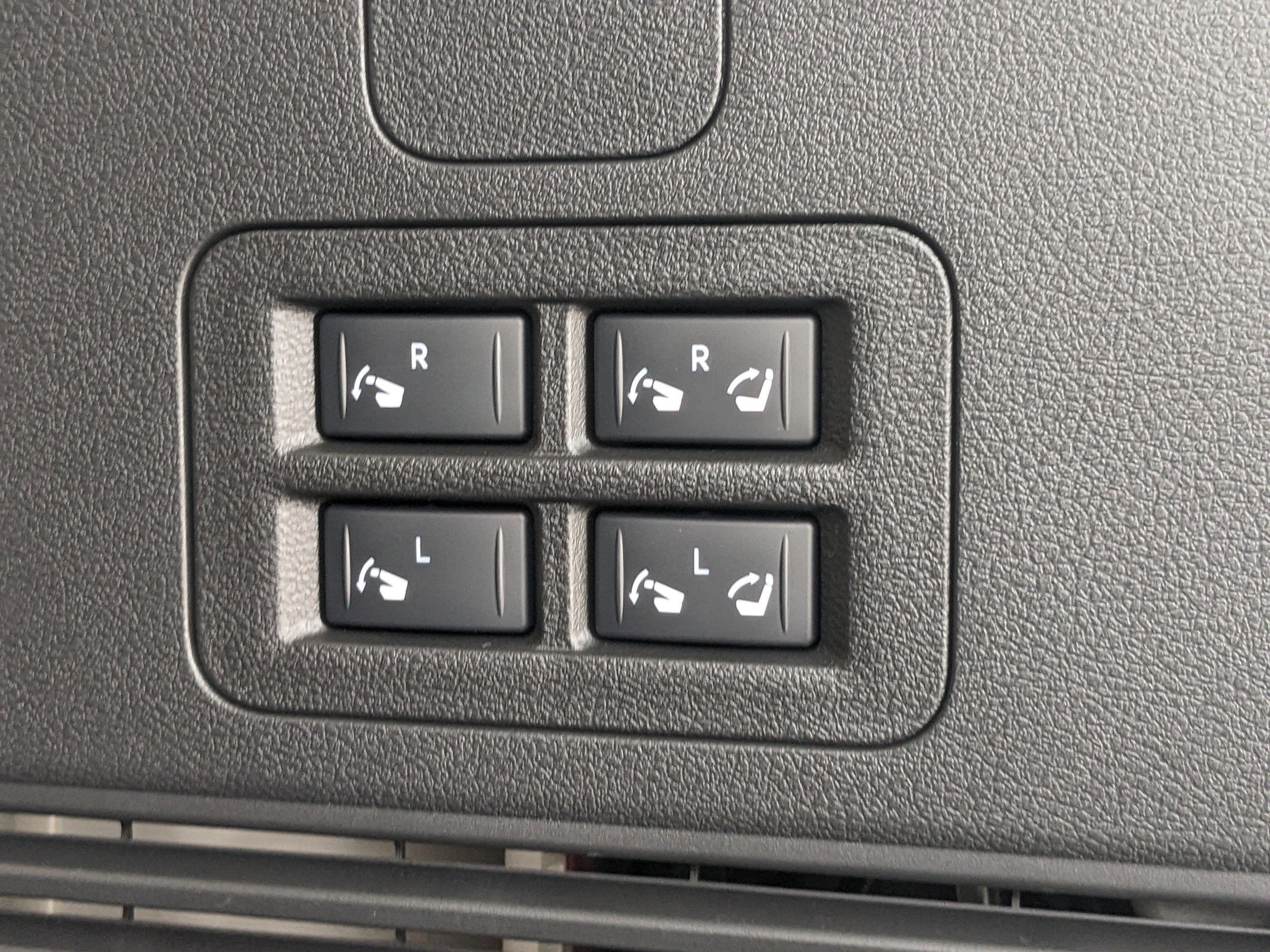 2026 Nissan Armada Platinum - Photo 30