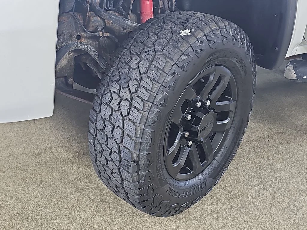 Certified Used 2018 White GMC SLT image 36