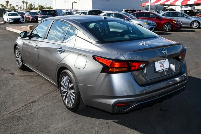 Used 2024 Gray Nissan 2.5 SV image 3