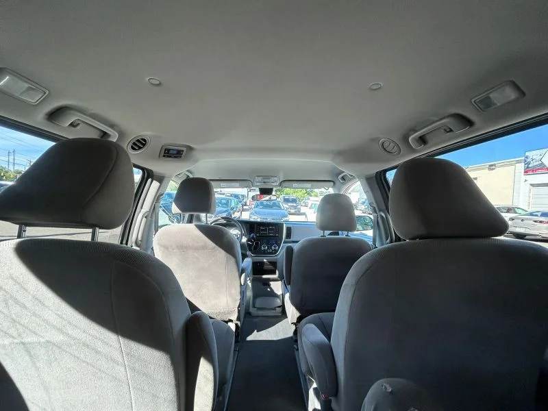 Used 2019 Silver Toyota L Minivan 4D image 38