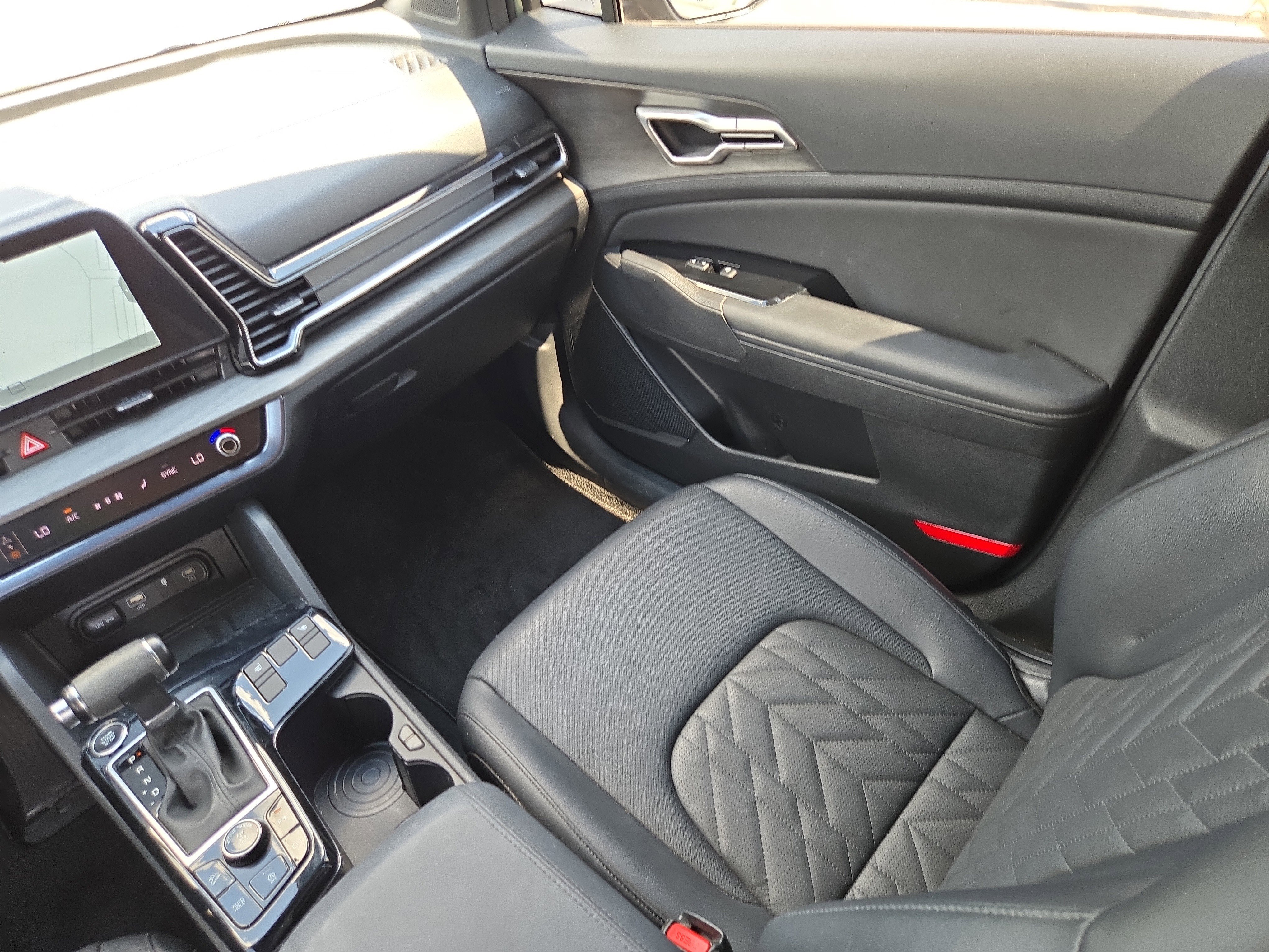 Certified Used 2024 Jungle Green Kia X-Line image 14