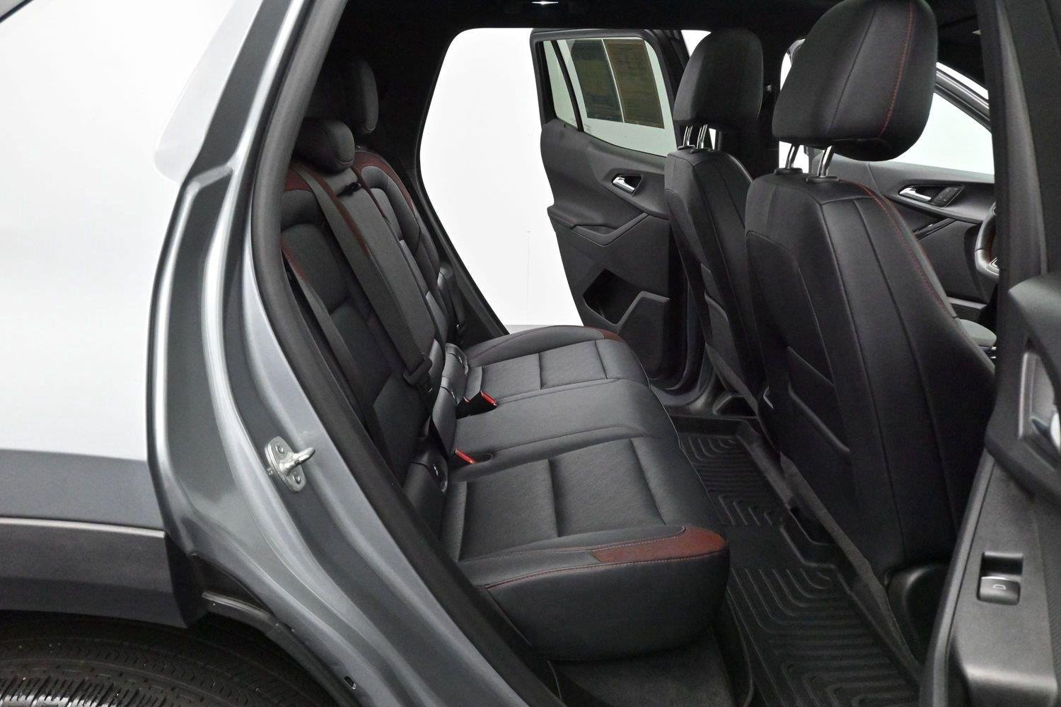 Used 2025 Sterling Gray Metallic Chevrolet FWD RS image 32