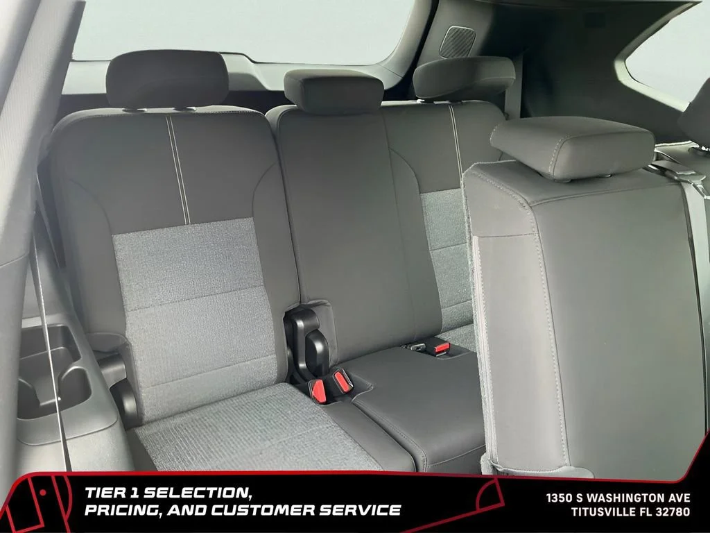 New 2026 Sterling Metallic GMC Elevation image 13
