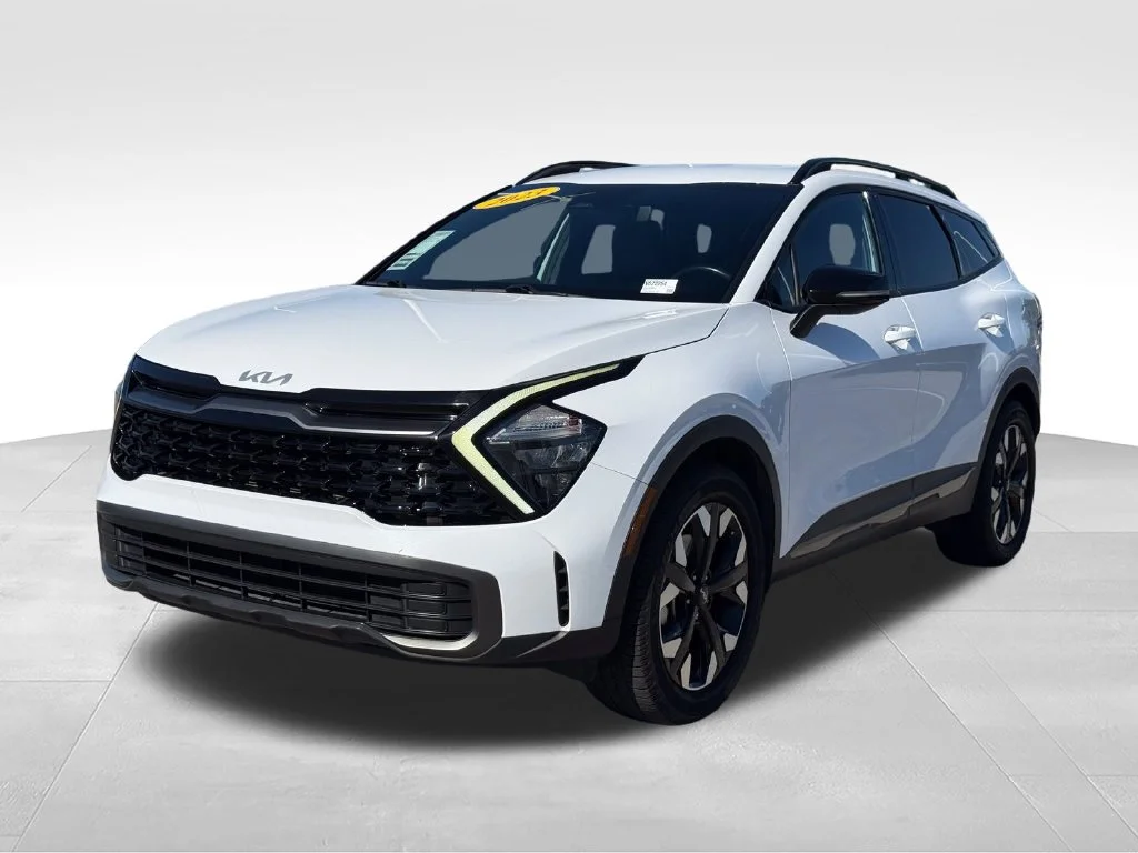 Used 2023 White Kia X-Line image 1