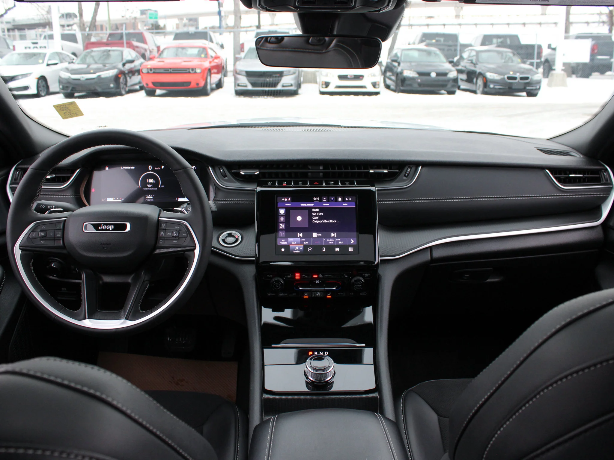 Certified Used 2025 White Jeep Altitude * No Accidents | Trailer Tow Pack | V6 | Adaptive Cruise | Sunroof image 4