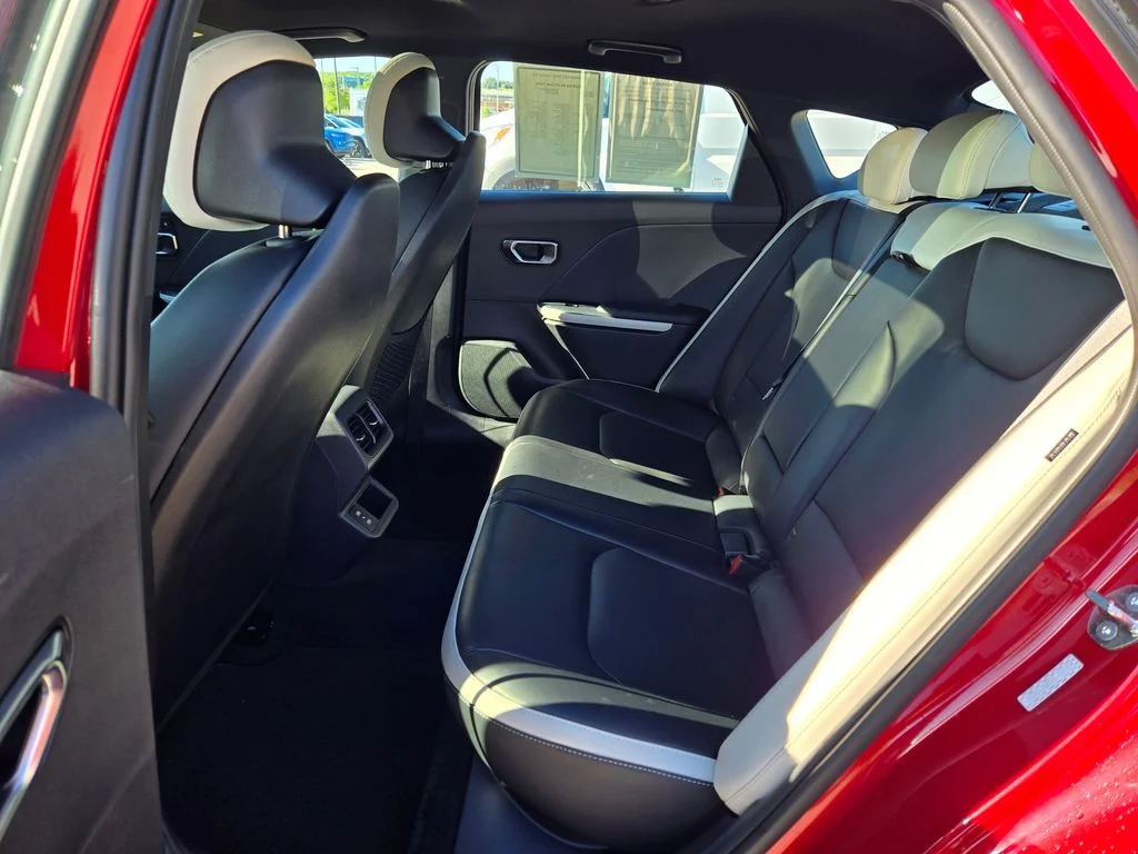 Used 2025 Red Kia GT-Line Turbo image 28