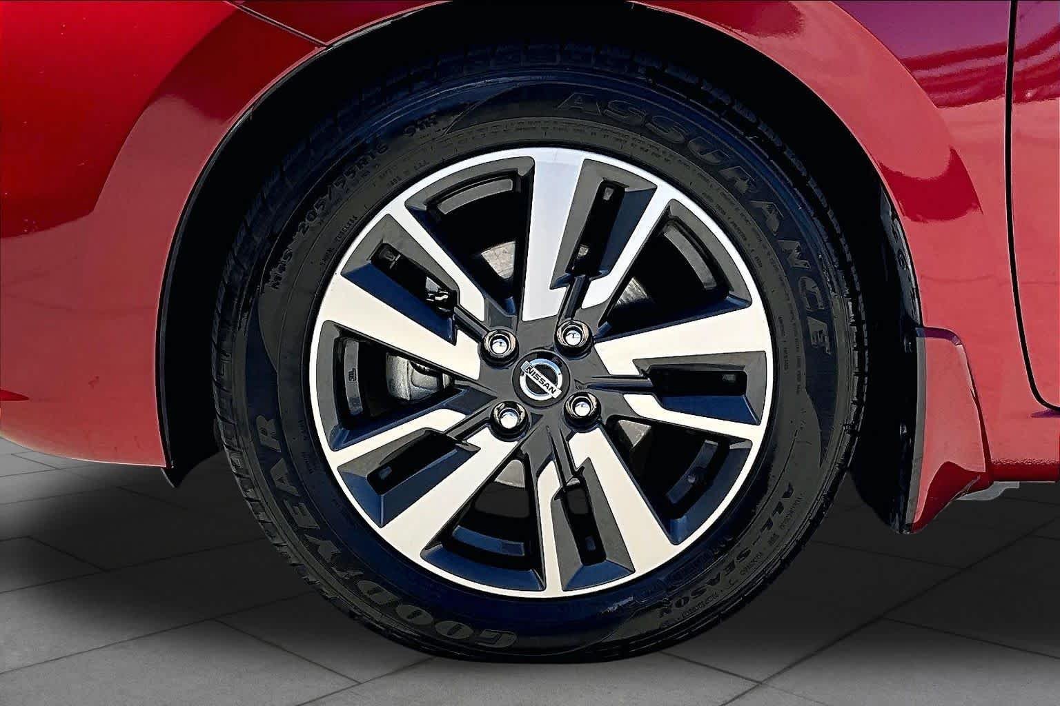 Used 2020 Scarlet Ember Pearl Metallic Nissan SV image 9