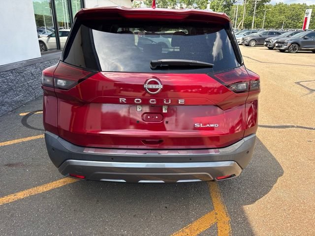 Used 2022 Scarlet Ember Tintcoat Nissan SL image 6