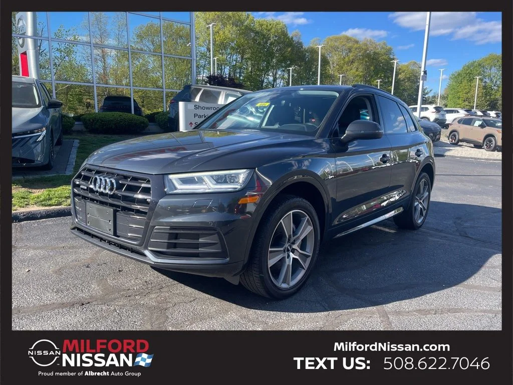 2019 Audi Q5 2.0T quattro S tronic Premium Plus's photo